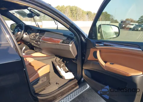 2011 BMW X6 xDrive35I z USA, uszkodzony, nr VIN 5UXFG2C56BLX07404